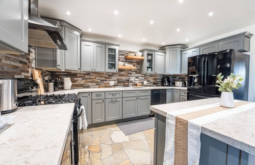 Yucca Valley House | Desert Ruby: Stargaze, Spacious, Hot Tub, Fire pit, Fenced, Pet Friendly