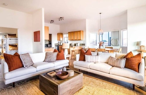 Joshua Tree Villa | Desert Villa w/ Stunning Night Sky Views & Game Room