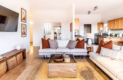 Joshua Tree Villa | Desert Villa w/ Stunning Night Sky Views & Game Room
