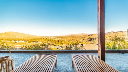 Yucca Valley Villa | Desert villa with great views, hot tub and mini-golf