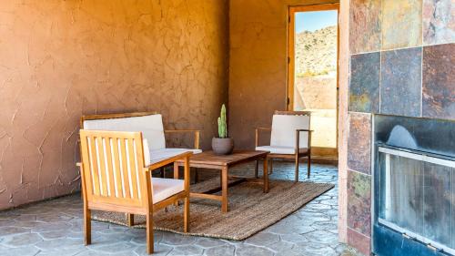 Yucca Valley Villa | Desert villa with great views, hot tub and mini-golf