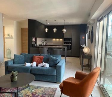 Antibes Old Town Apartment | Design and spacious one bedroom apartment on Place de Gaulle Antibes
