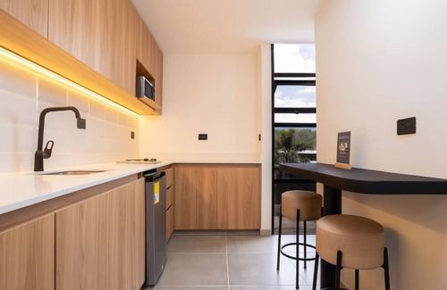 San Diego Apartment | Design + Depth – 1BR Apt in Trendy Poblado