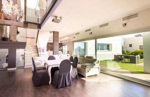 Atarfe Villa | Design villa with garden, pool and fantastic views