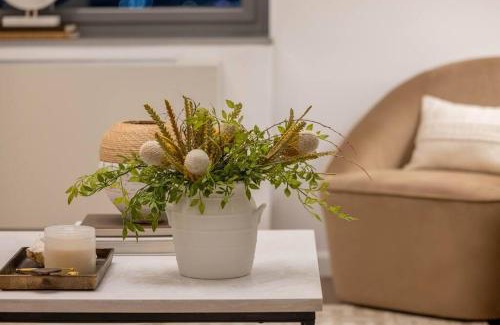 Harlem Apartment | Designer Apt for 6, City Views, near Times Square!
