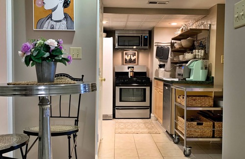 Brookmont House | Designer Chic 1Bed & 1Ba Private Apartment Close to DC/MD/VA