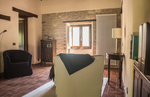 Amandola House | Designer Country Villa "Casa Lera" with Pool and Vineyard