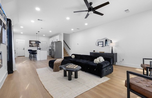 South Dallas - Fair Park House | Designer Event Open Luxurious 6BD Retreat