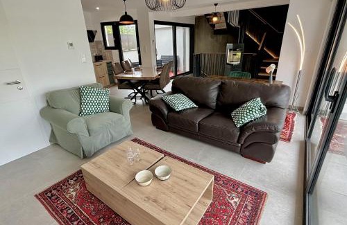 Eckbolsheim Apartment | Designer flat with lovely terrace!