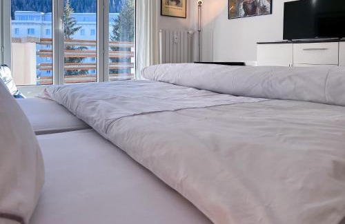 Sankt Moritz-Bad Apartment | Designer Küche - Südbalkon - TG-Stellplatz - WLAN