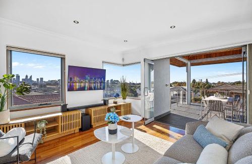 South Perth House | Designer Luxury 3brd - Epic Views - South Perth
