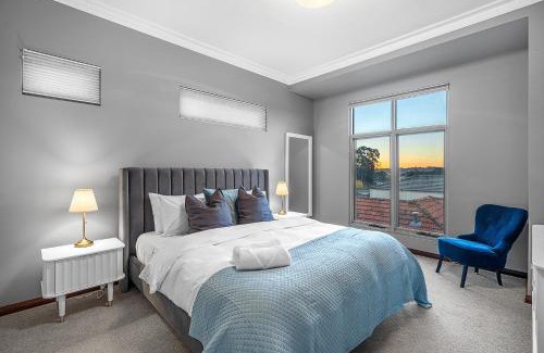 South Perth House | Designer Luxury 3brd - Epic Views - South Perth