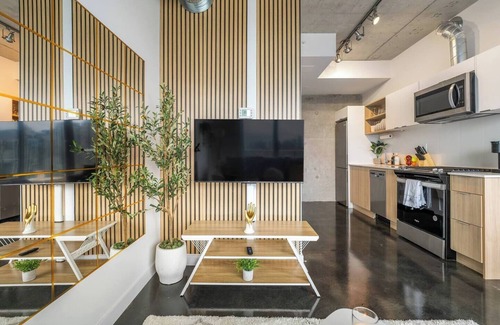 Connaught Apartment | Designer Studio in the Sky - Views, AC, Patio
