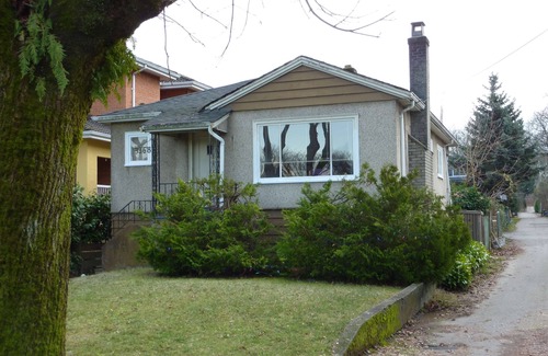 Kitsilano Apartment | Designer Suite In The Heart Of Kitsilano.