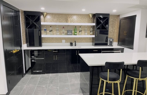 Airdrie House | Designer suite with a Pool Table/Xbox/Arcade/Jumbo Jenga