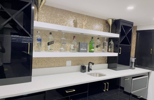 Airdrie House | Designer suite with a Pool Table/Xbox/Arcade/Jumbo Jenga