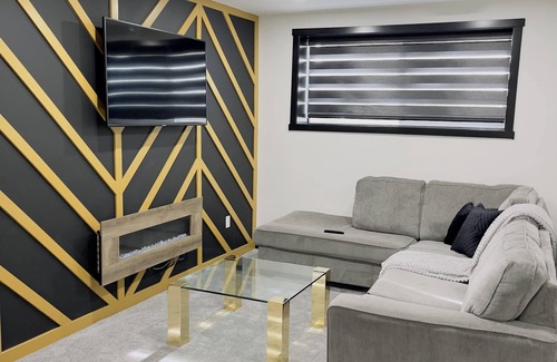 Airdrie House | Designer suite with a Pool Table/Xbox/Arcade/Jumbo Jenga