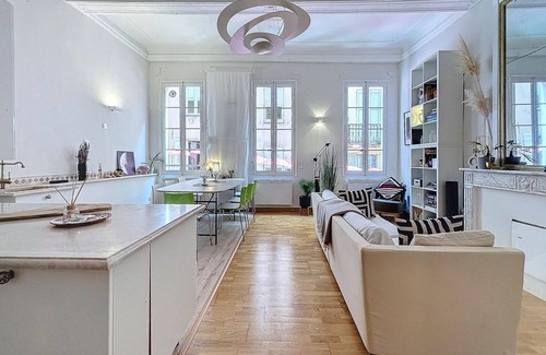 Grasse Apartment | "DesignLoftSophia" vacation apartment in the historic old town of Grasse