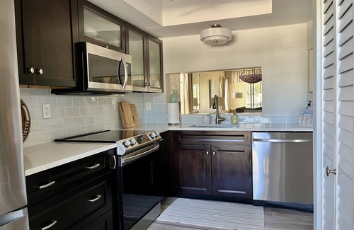 Gleneagles Condo | Desirable 2nd Floor End Unit Condo in Lely Area