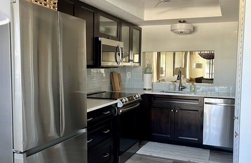 Gleneagles Condo | Desirable 2nd Floor End Unit Condo in Lely Area