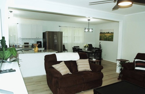 Anderson House | Desirable area, Close to I85, Clemson, Lake Hartwell, Boats Welcome