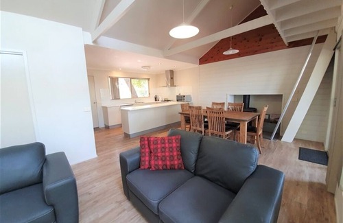 Forge Creek Apartment | Despatch - 1 Nt(waterfront)