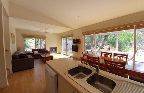 Forge Creek Apartment | Despatch - 1 Nt(waterfront)