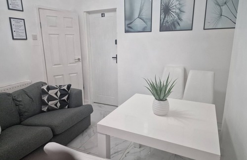 Liverpool House | Desto mansion Lodge in Liverpool