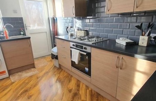 Wymington House | Detached 3BR, Ensuite & Bath, Wi-Fi, Smart TV, Self Catering, Work, Tourist