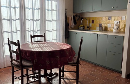 Gordes Cottage | Detached, air-conditioned house for 2 people on owner's land.