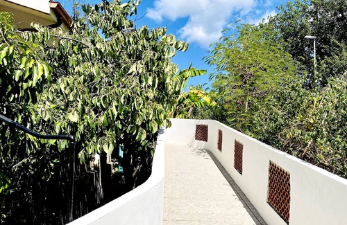 Coccorino Apartment | Detached cottage with sea view, 2 minutes from the beach - parking space.
