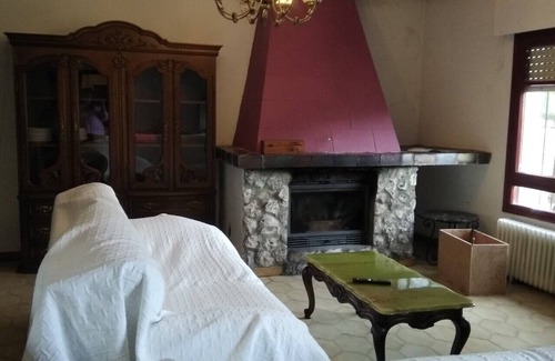 Laguna de Duero Ski Chalet | Detached house 8 km from Valladolid. Tranquility, surrounded by pine trees.
