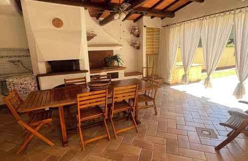 Camaiore House | Detached house with private entrance, 4 bedrooms, 2 bathrooms and indoor parking space