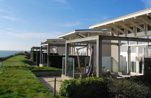 Makkum Cabin | Detached villa on the dike of the IJsselmeer