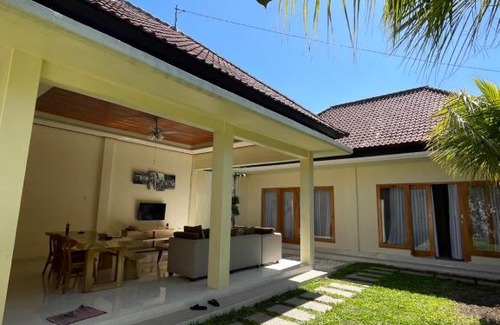 Medewi Hotel | Dev house