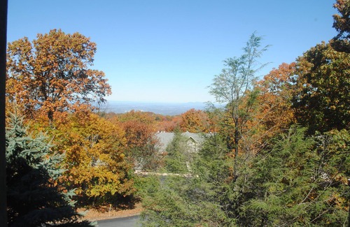 Nellysford Condo | Devil's Knob Mtn. condo on golf course with views of Shenandoah Valley