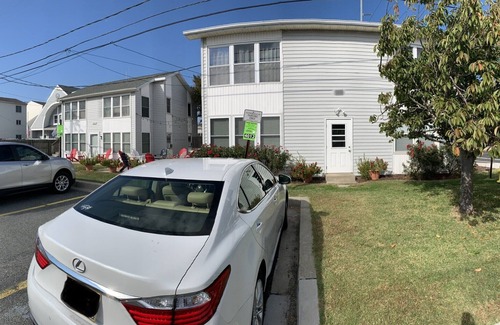 Dewey Beach Condo | Dewey Beach Condo 2BR + Sleeper. Family friendly! Three min walk to the beach!