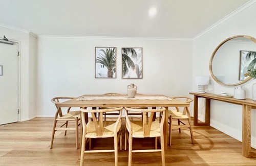 Mermaid Beach Apartment | Diamond Beach 100