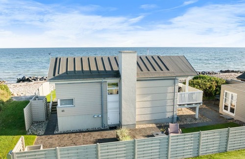 Tørresø House | "Diderik" - 5m from the sea by Interhome