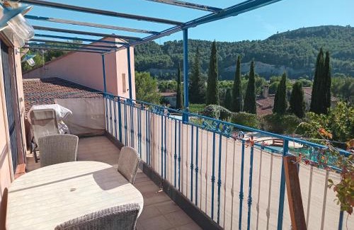 Roquefort-la-Bedoule Apartment | Digital Detox Relaxation and Games
