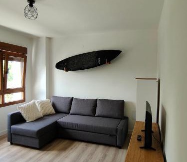 Salinas Apartment | Digital Nomad Paradise - Garaje/PC monitor