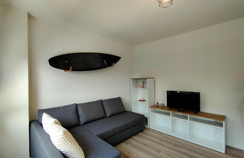 Salinas Apartment | Digital Nomad Paradise - Garaje/PC monitor