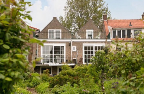 Brouwershaven House | Dijkhuisje by Interhome