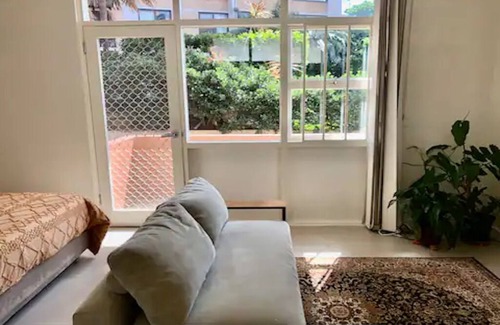 North Sydney Apartment | Dine, shop & explore the city!