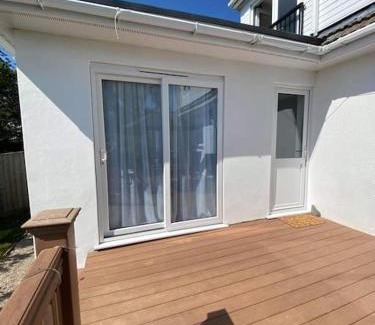 Carnon Downs Apartment | Dingley Dell - Superb location for Truro in private accommodation