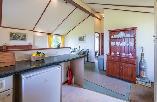 Penmon Cottage | Dinmor - a chalet that sleeps 4 guests in 2 bedrooms