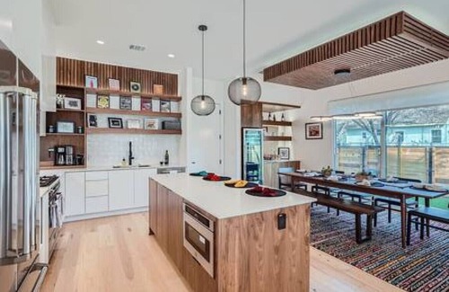 Chestnut House | Dip into the 512 Experience! 6 BDRMS W/Pool Mins to DT & SXSW!