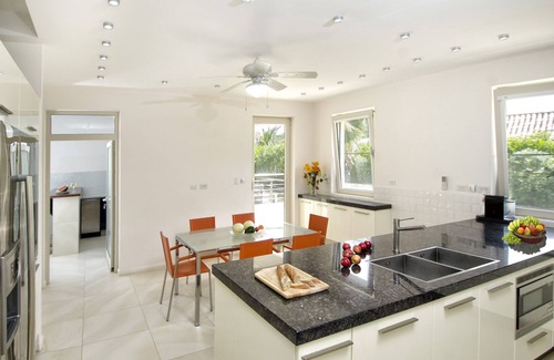 Upper Prince's Quarter Villa | Direct Beachfront 6 BDR/en-suite/maid included. Excellent service. Rare gem (H)