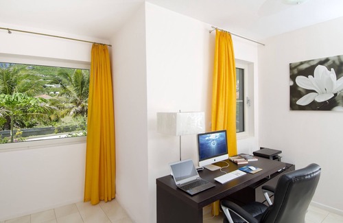 Upper Prince's Quarter Villa | Direct Beachfront 6 BDR/en-suite/maid included. Excellent service. Rare gem (H)