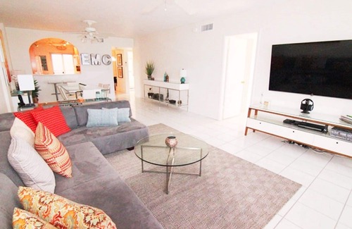 Holmes Beach Condo | Direct Beachfront 2 BD Condo On Florida’s Beautiful Gulf Coast!